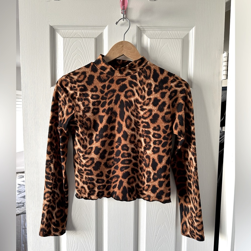 Olivia Rae Leopard Animal Print Turtleneck cropped long sleeve Top Size Medium